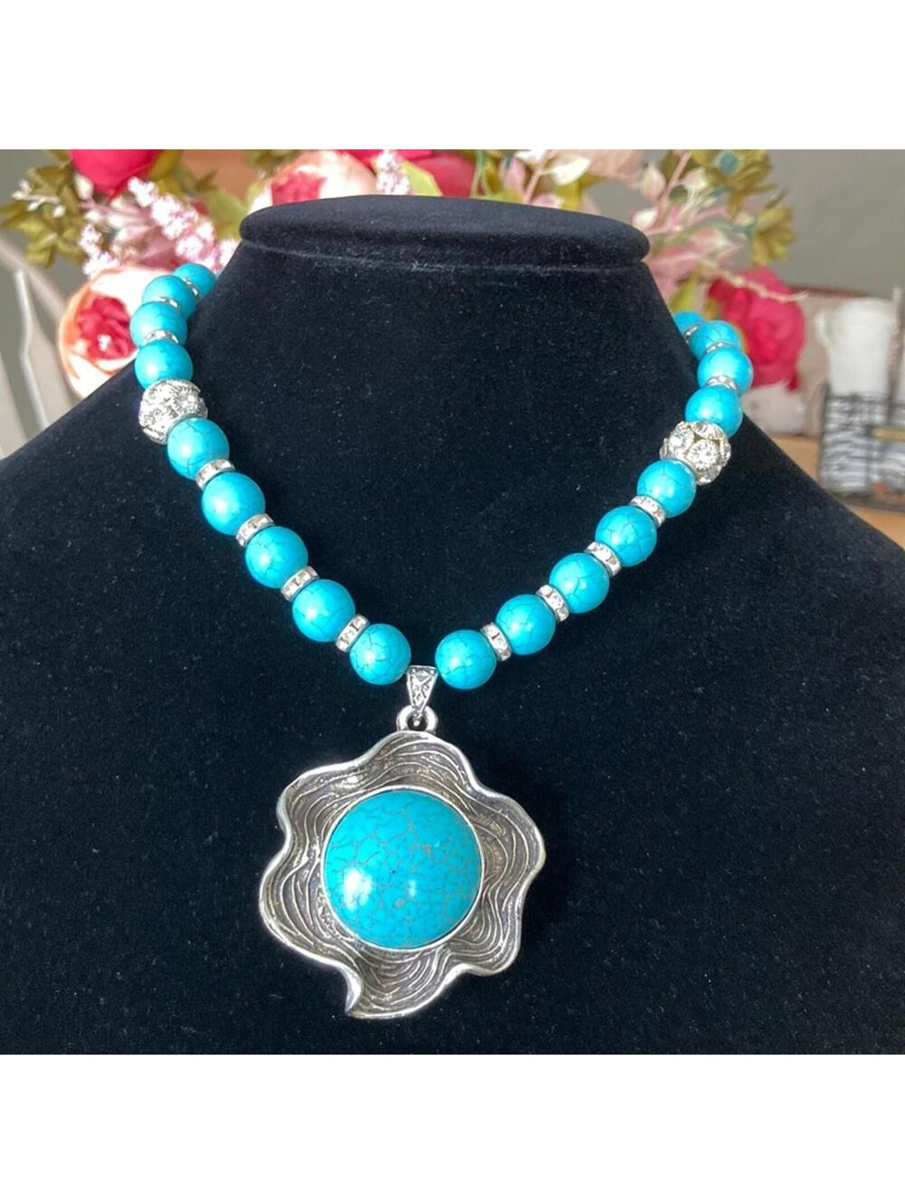 Unique fashion necklace